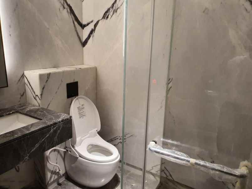 jual atau sewa office space di world capital tower
