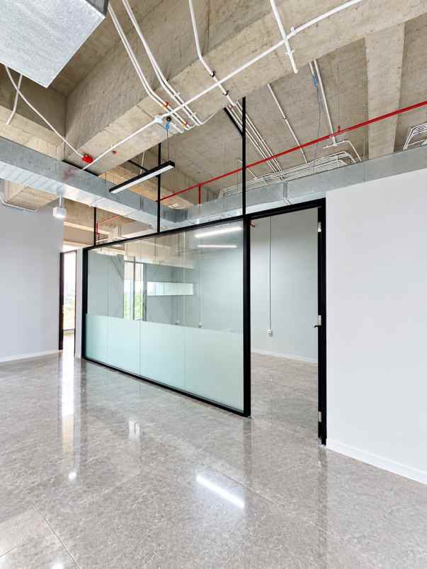 jual atau sewa ruang kantor di world capital tower