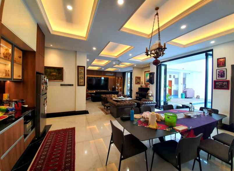 jual rumah mewah kolam renang kemang jakarta selatan