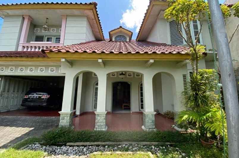 miliki rumah classic eropa lt 520 m dekat monjali ugm