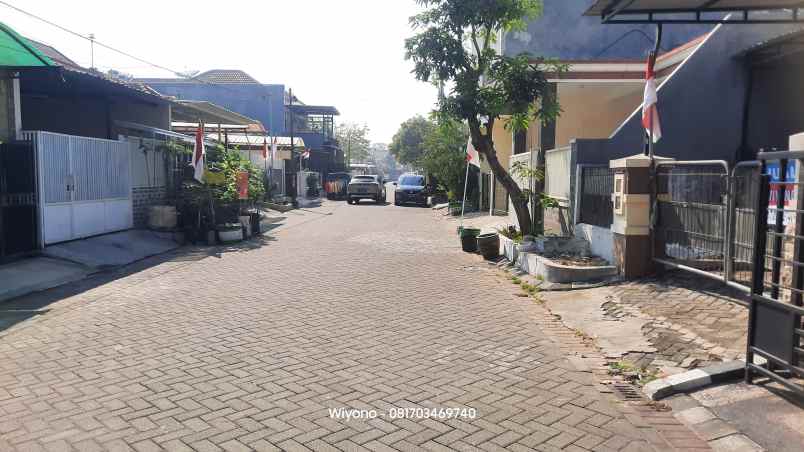 pantai mentari rumah standard surabaya