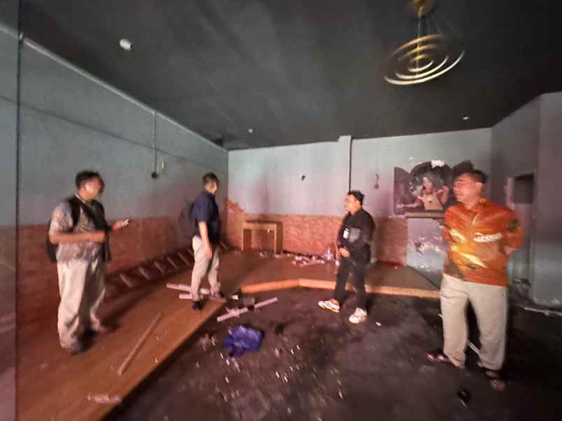 ruko langkah di pusat kota surabaya