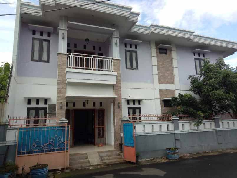 rumah 2 lantai bangunan kokoh siap huni