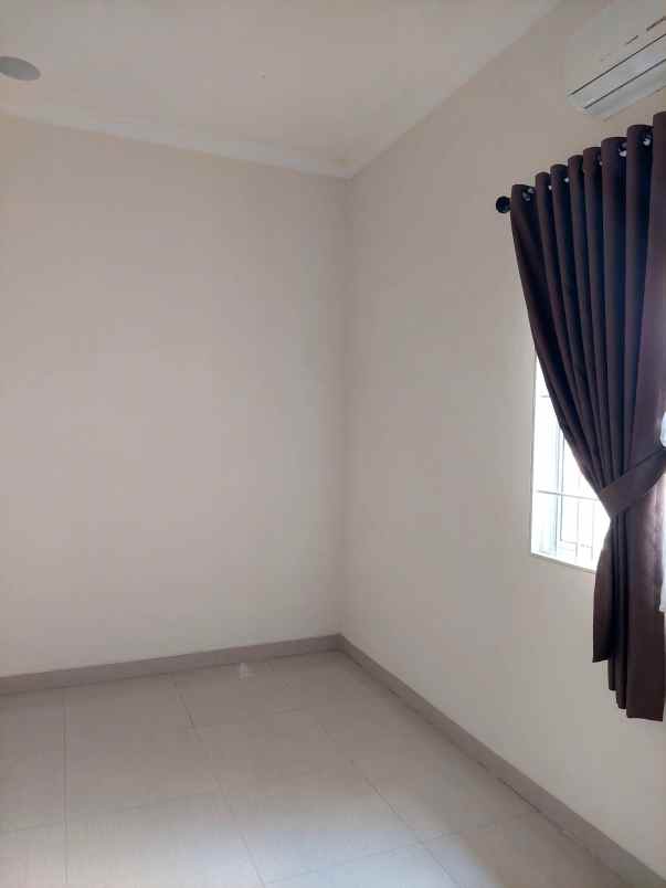 rumah 2 lantai cluster di jalan hangtuah pekanbaru