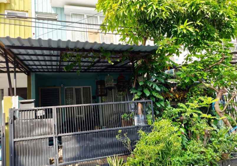 rumah 2 lantai di kencana loka bsd tangsel