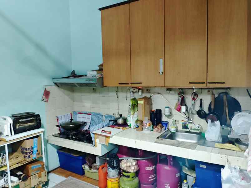 rumah 2 lantai di kencana loka bsd tangsel