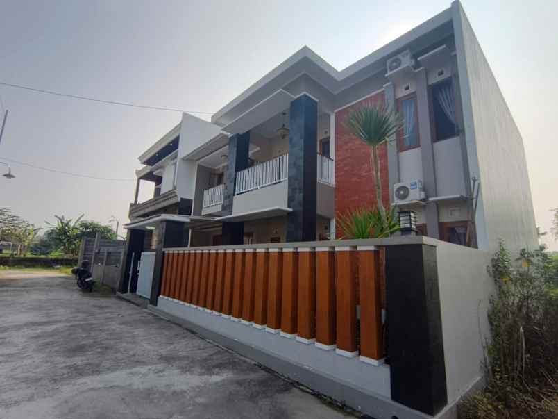 rumah 2 lantai murah 1 3 miliyaran saja di kalsan