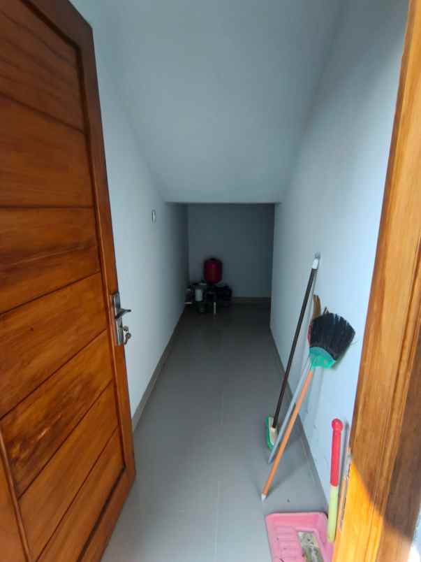 rumah 2 lantai murah 1 3 miliyaran saja di kalsan