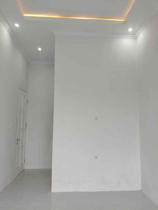 rumah 2 lantai siap huni di tanah baru depok