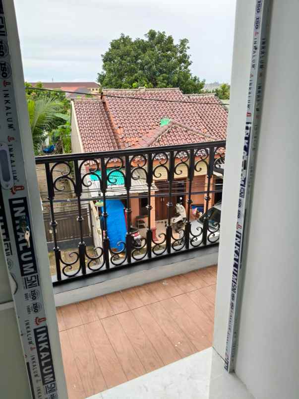 rumah 2 lantai siap huni di tanah baru depok