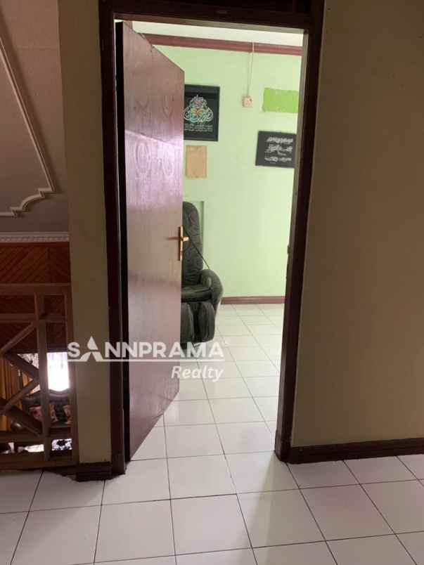 rumah 2nd mekarjaya depok 2 tengah tara