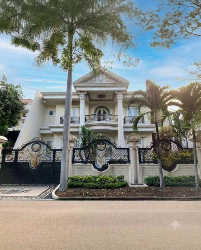 rumah araya strategis boulevard