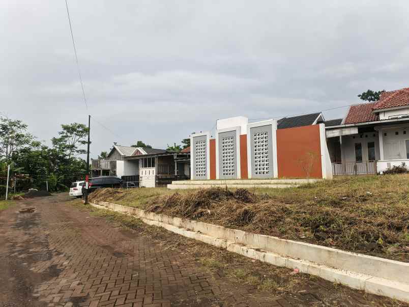 rumah banyumanik semarang dp 5jt 300jtn bebas desain