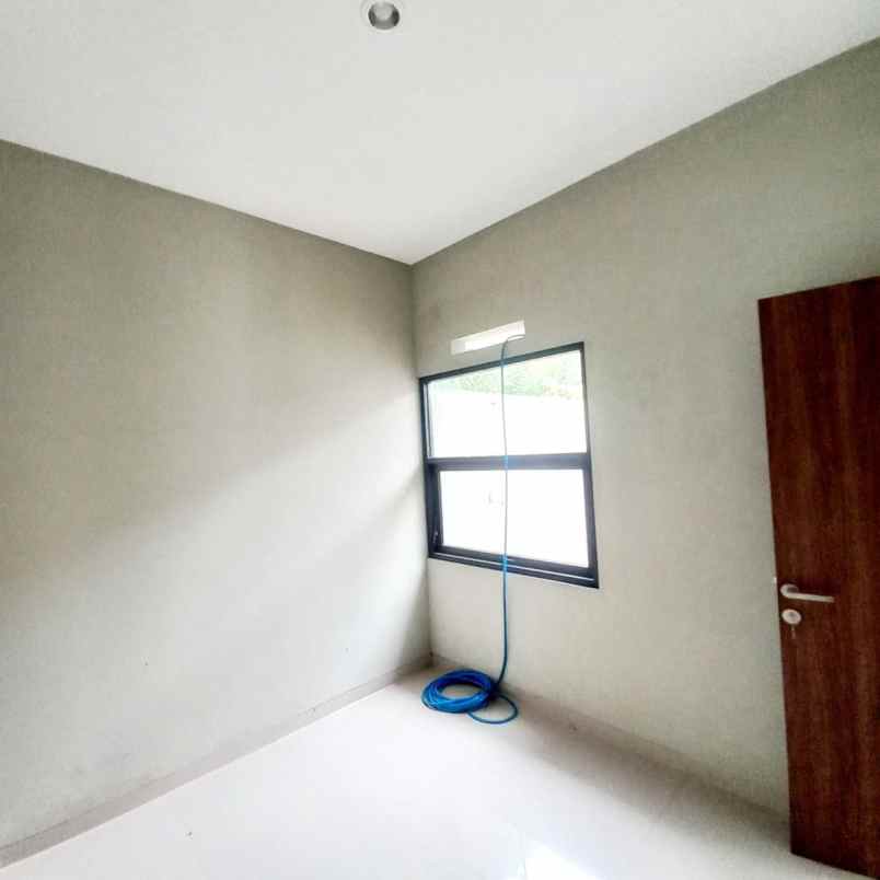 rumah baru 2 lantai dijatihandap bandung