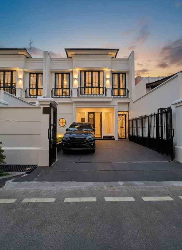 rumah baru american classic di cempaka putih jakpus