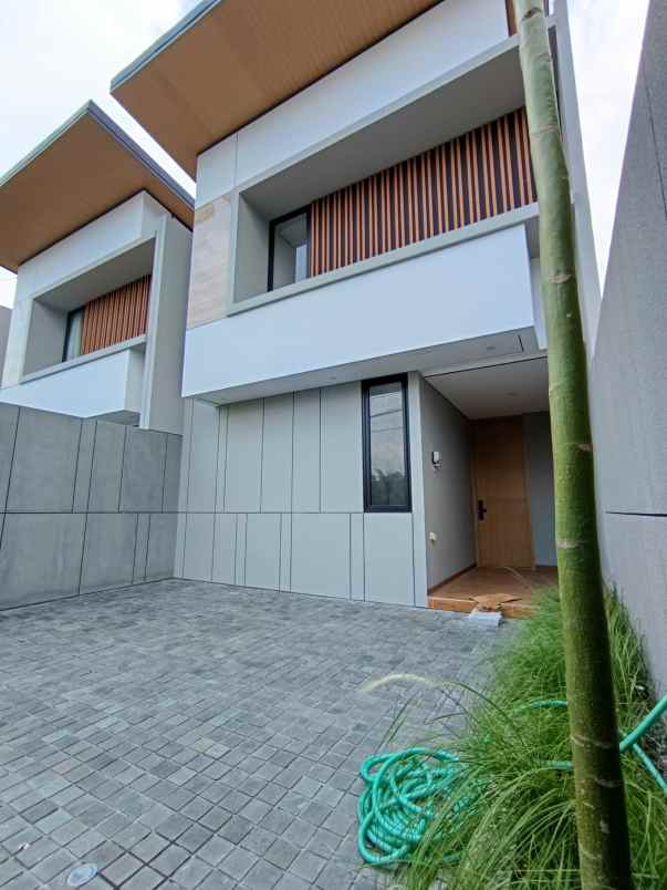 rumah baru siap huni di jalan palagan km 9 5