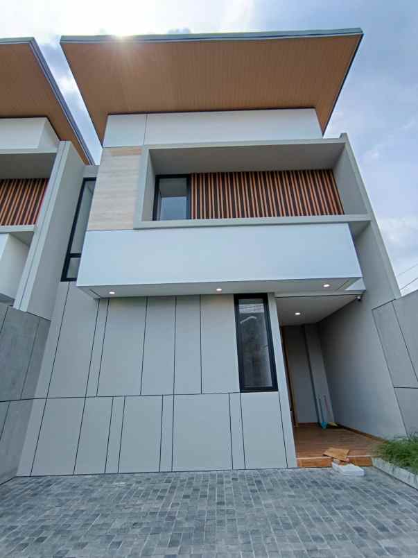 rumah baru siap huni di jalan palagan km 9 5