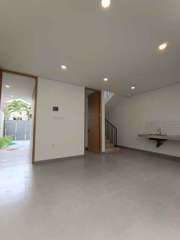 rumah baru siap huni di jalan palagan km 9 5