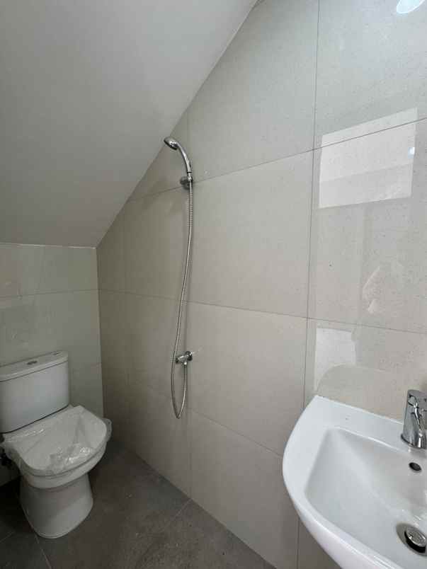 rumah bebas banjir dekat toll pamulang