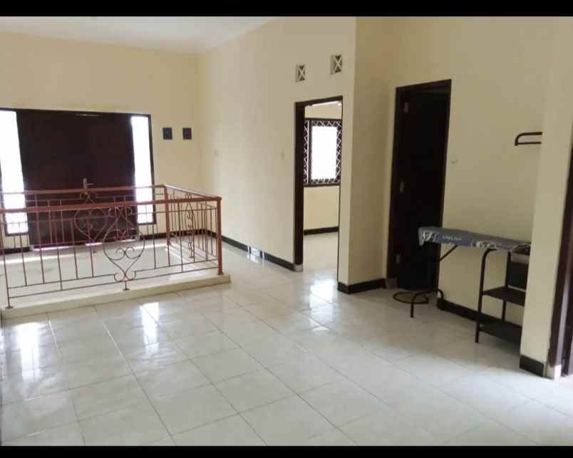 rumah belakang hotel hyatt yogyakarta