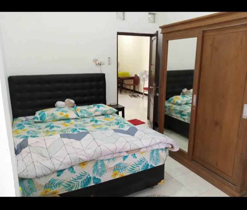 rumah belakang hotel hyatt yogyakarta