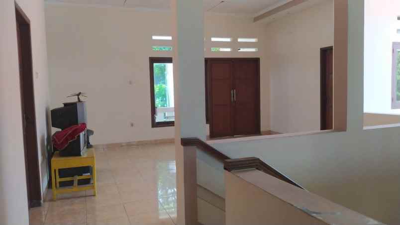 rumah besar 2 lantai telaga bodas karangrejo semarang
