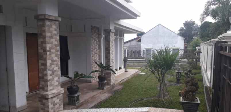 rumah besar di cibatu garut