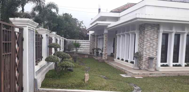 rumah besar di cibatu garut