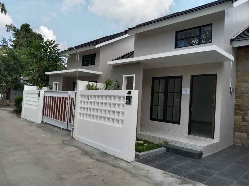 rumah cantik 400 jutaan dekat pasar godean