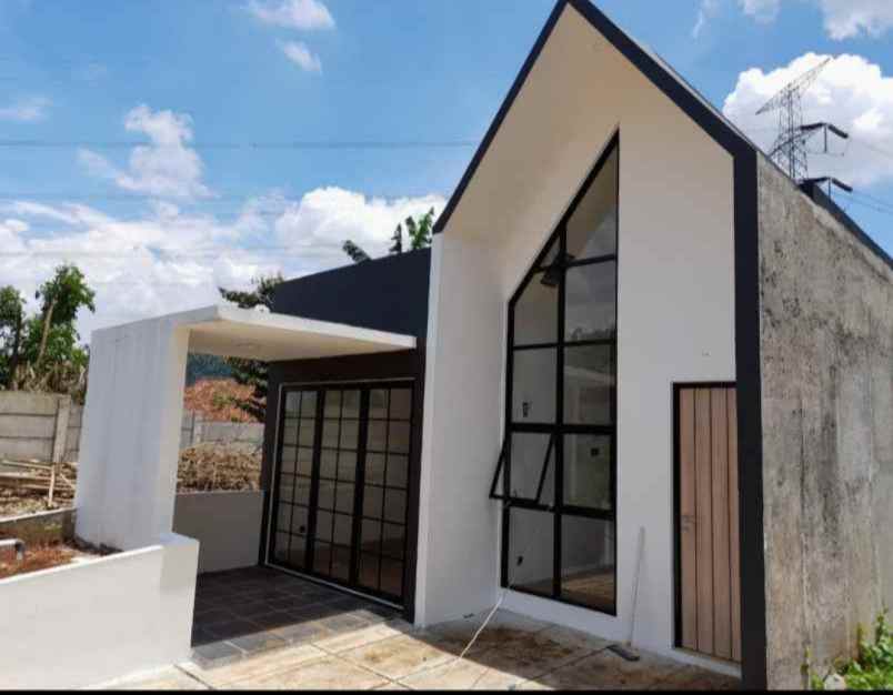 rumah cantik dekat stasiun cisauk intermoda bsd city