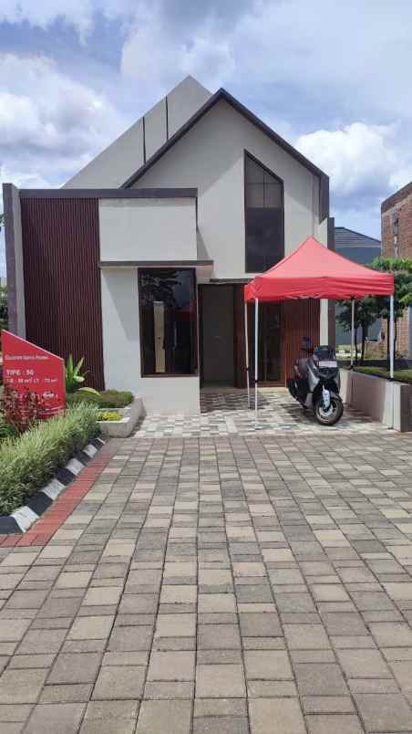 rumah cantik di cluster griya padma asri