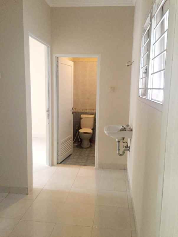 rumah cantik di puri town house bintaro sektor 9