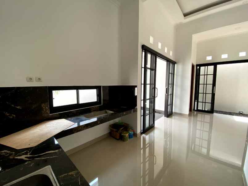 rumah cantik siap huni di jalan kaliurang