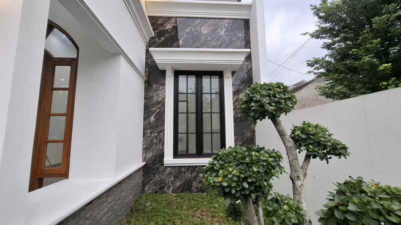 rumah cantik siap huni di jalan kaliurang