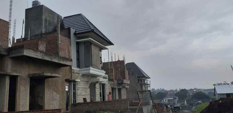 rumah cipageran kec cimahi utara