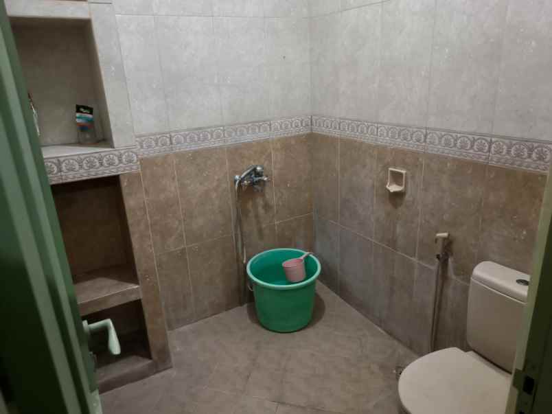 rumah classic mewah nuansa spanyol di lempong sari
