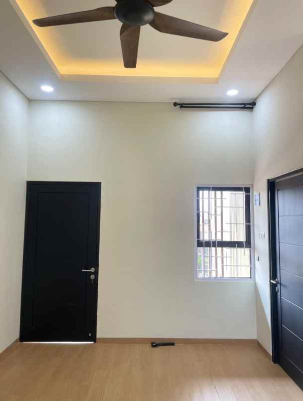 rumah cluster 2 lantai strategis di kukusan depok