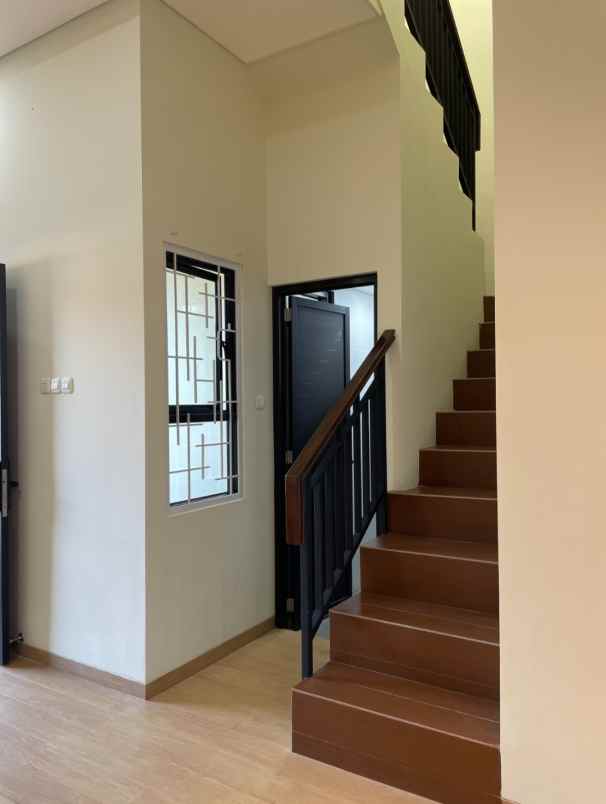 rumah cluster 2 lantai strategis di kukusan depok