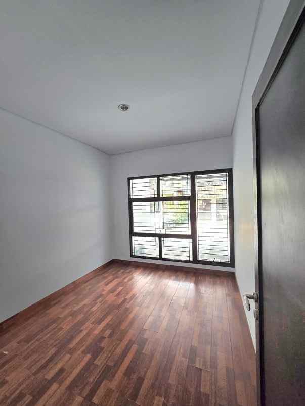 rumah dalam cluster elite bintaro sektor 9