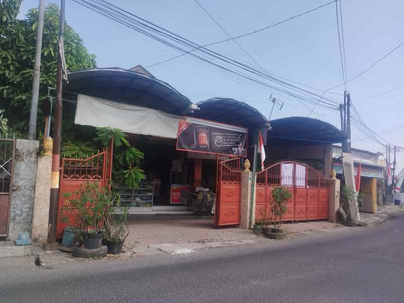 rumah dan halaman usaha du sewakan