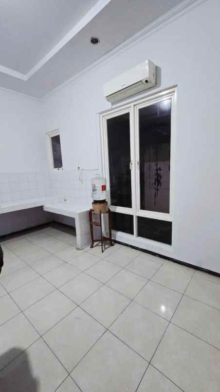 rumah di grand semanggi residence 2 lt