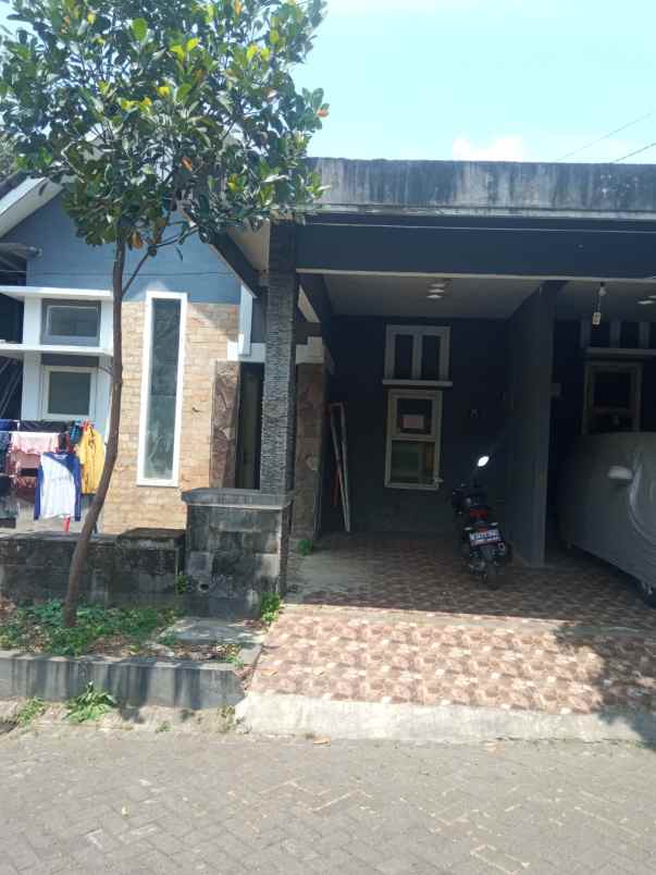 rumah di kawasana pergudangan bandulan dijual cepat