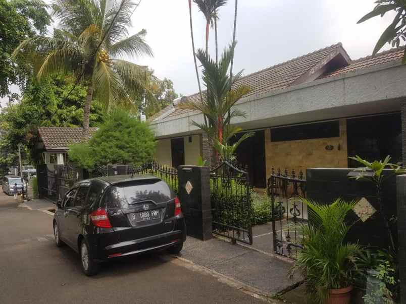 rumah di komplek keuangan tebet menteng dalam