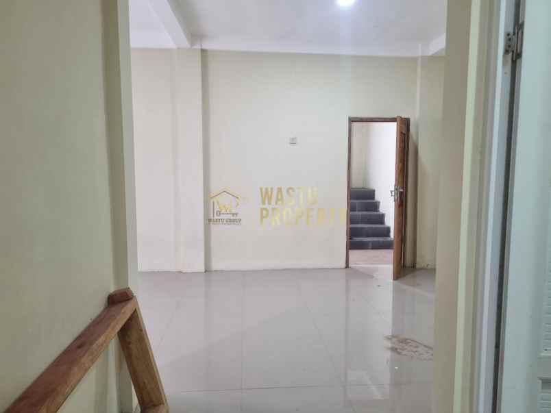 rumah dijual cepat di minomartani dekat pakuwon mall