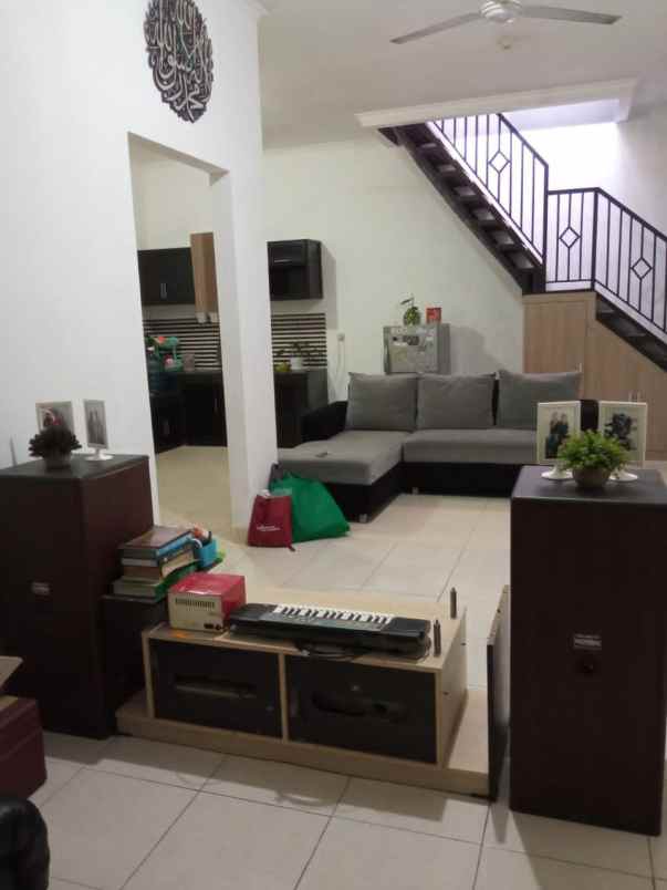 rumah dijual di villa bogor indah posisi hook