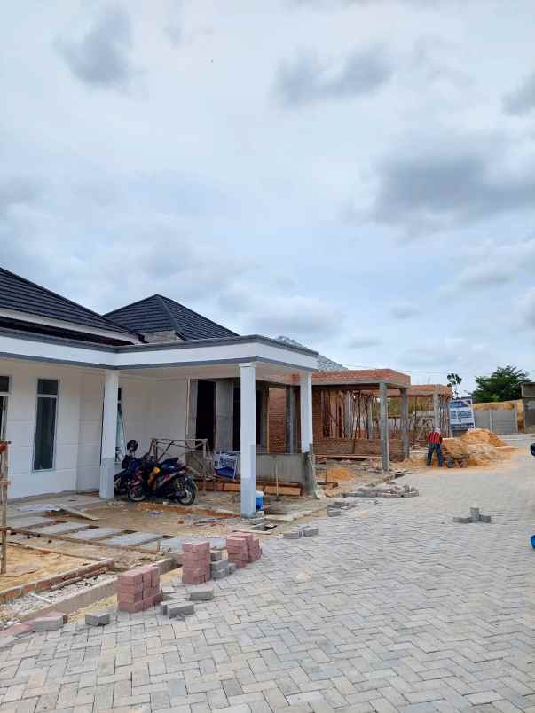 rumah dijual type 45 dekat jl soekarno hatta