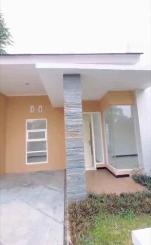 rumah florida di villa esperanza ngalian semarang