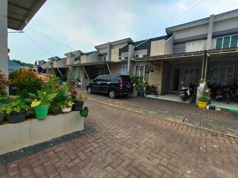 rumah jl hj emba pd petir kec