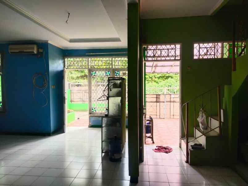 rumah jln raya villa pamulang mas