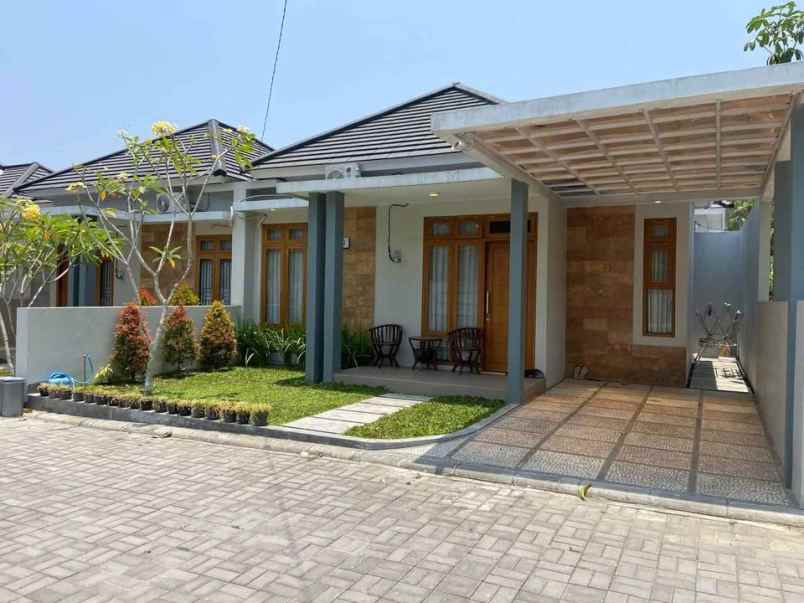 rumah keren modern di kota wates kulonprogo